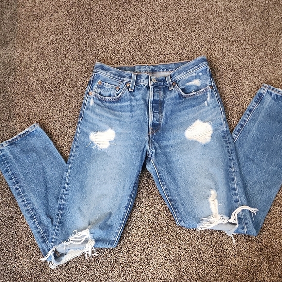 Levi's Distressed Jeans, Size 28. - Picture 2 of 7